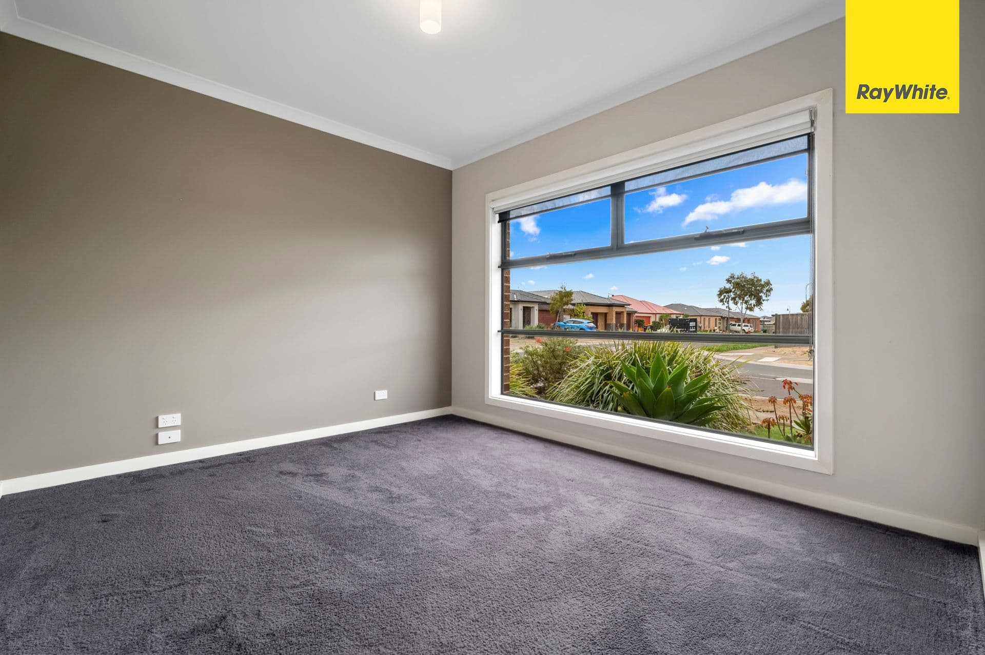17 Finlay Avenue, HARKNESS VIC 3337, Harkness - Thumbnail 2