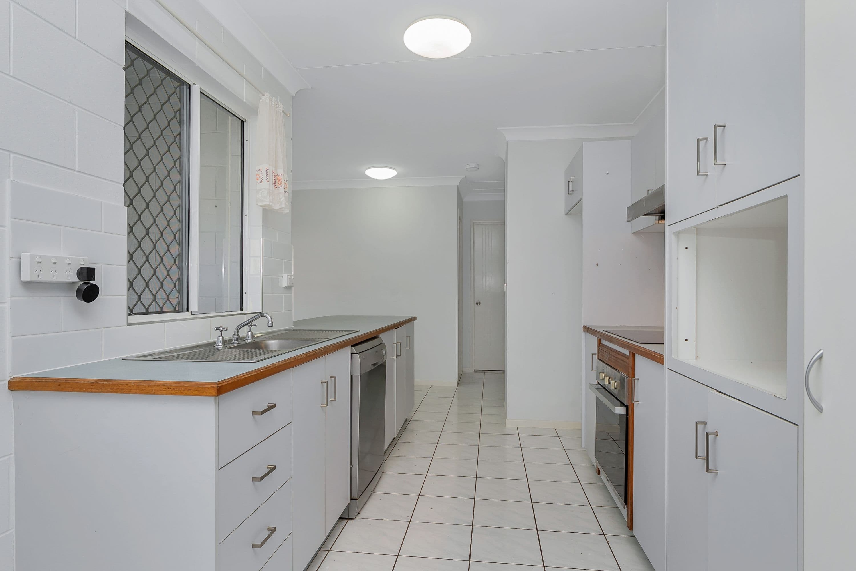 30 Chiquita Avenue, Rasmussen QLD 4815, Rasmussen - Thumbnail 3