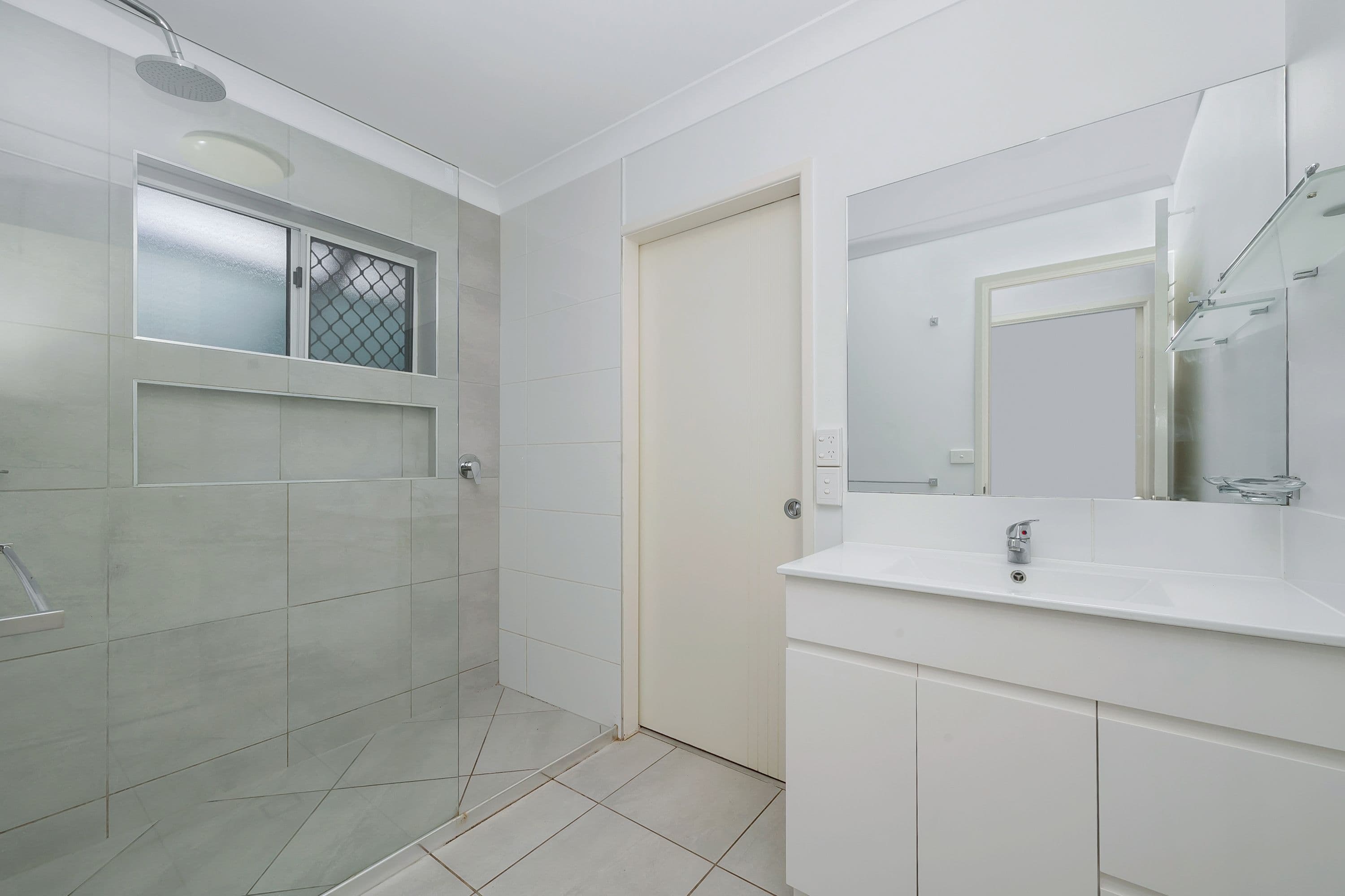 30 Chiquita Avenue, Rasmussen QLD 4815, Rasmussen - Thumbnail 5