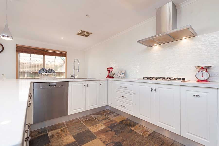 6 Bampton Mews, Craigieburn VIC 3064, Craigieburn - Thumbnail 3