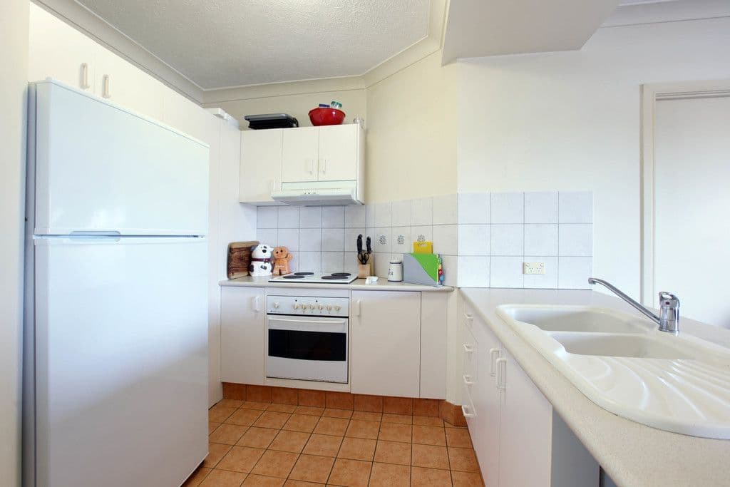 10-12 Spendelove Avenue, Southport QLD 4215, Southport - Thumbnail 2
