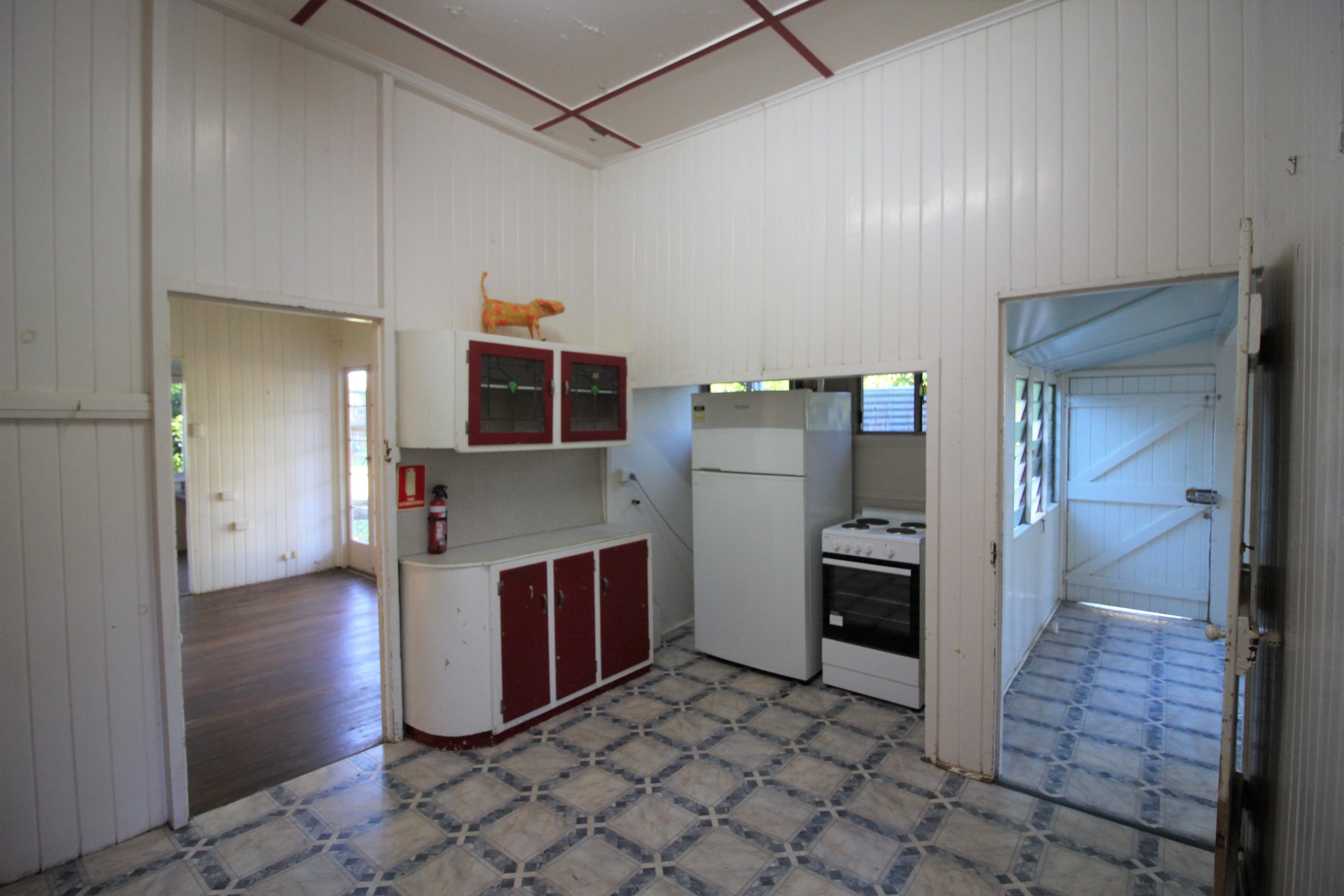 13 Pineapple Street, Gayndah QLD 4625, Gayndah - Thumbnail 2
