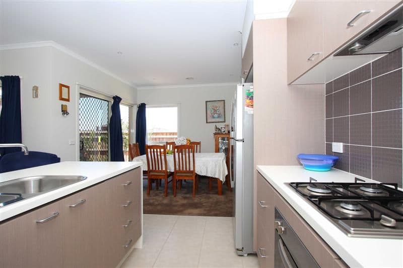 35 Callista Close, TAYLORS HILL VIC 3037, Taylors Hill - Thumbnail 3