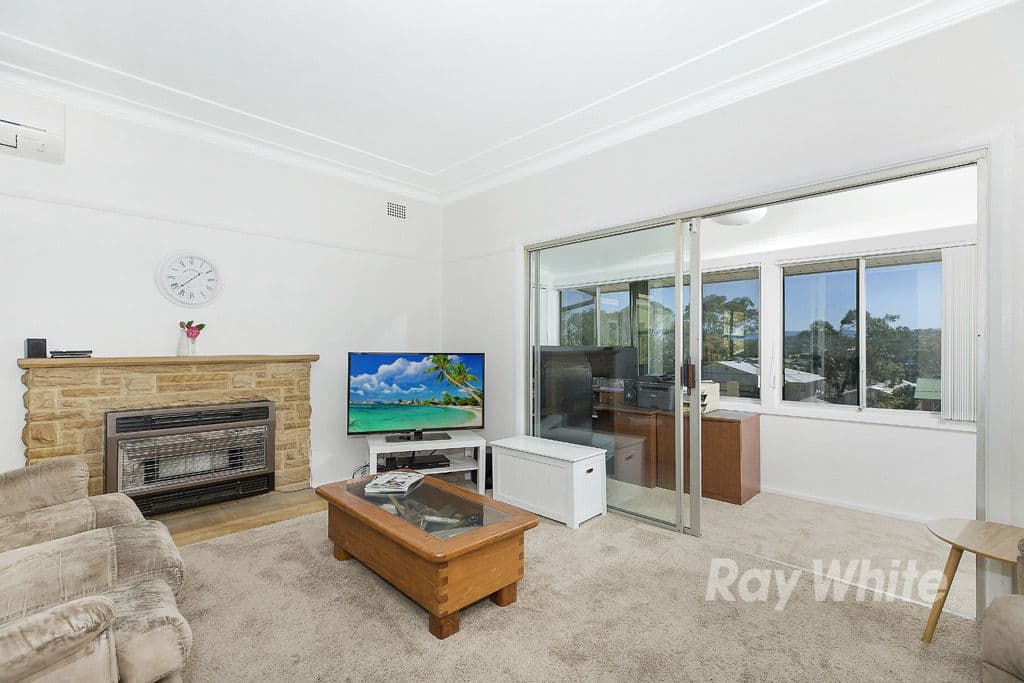 8 Hely Avenue, Fennell Bay - Thumbnail 2