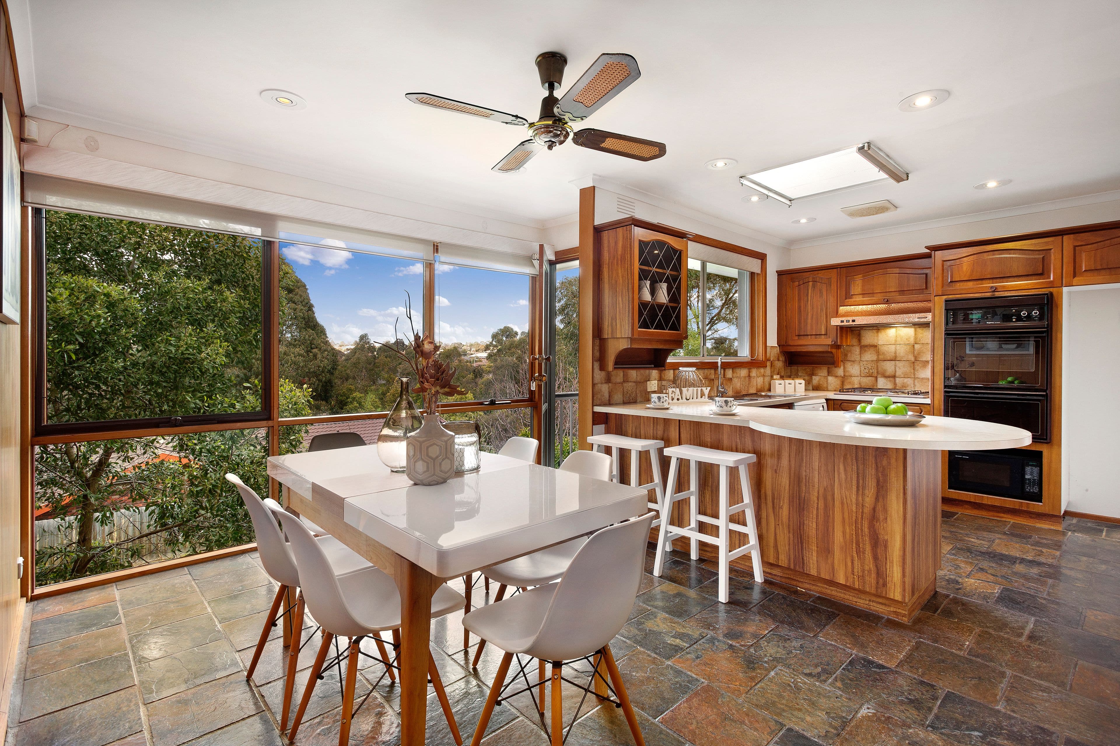 34 Grange Park Avenue, Doncaster VIC 3108, Doncaster - Thumbnail 3