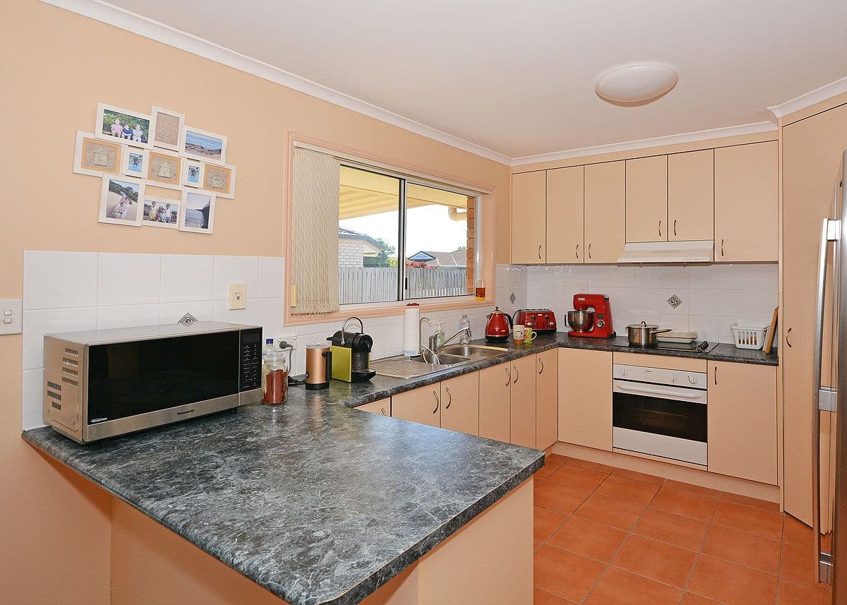 209 Dayman Street, Urangan QLD 4655, Urangan - Thumbnail 2