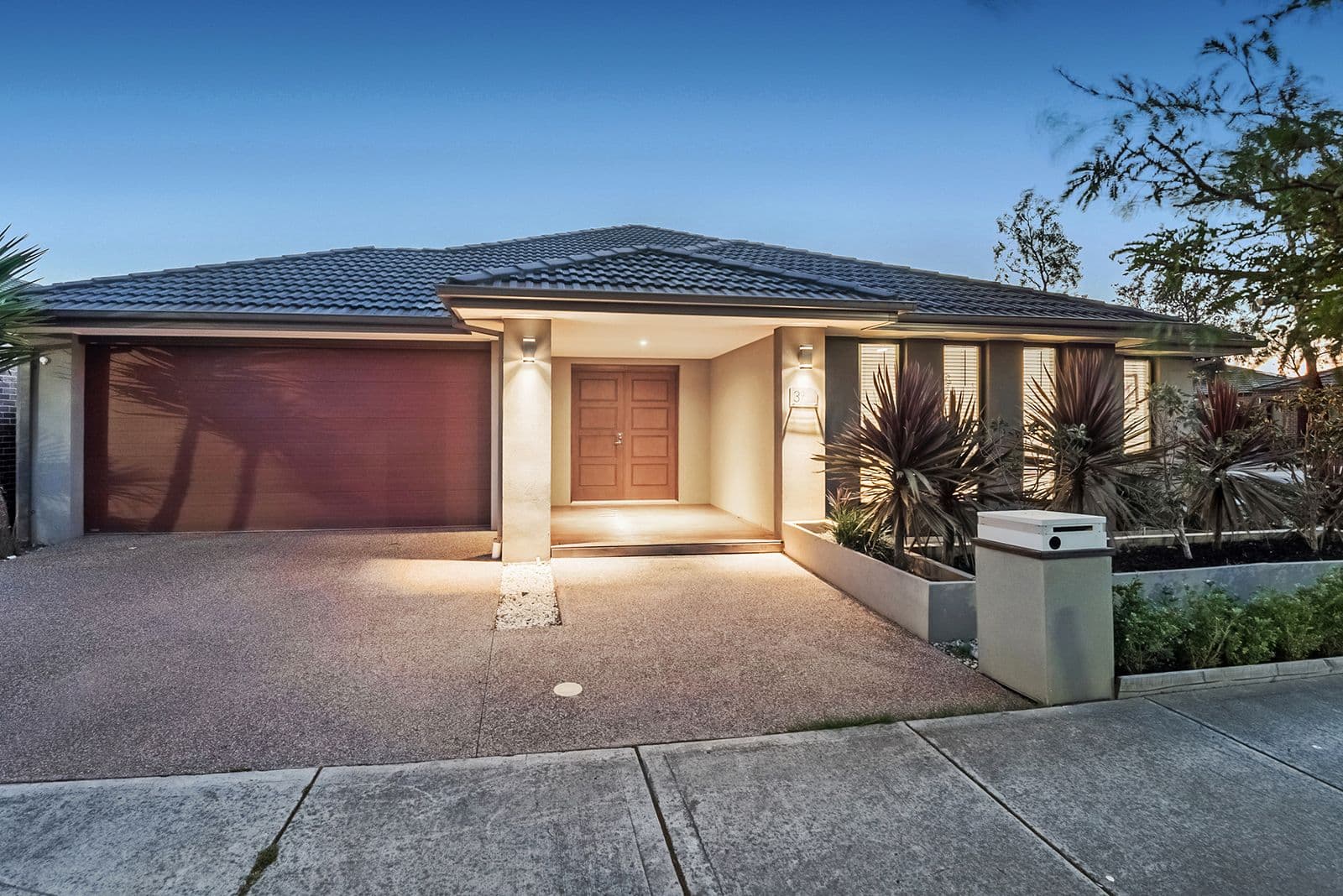 39 Brickwood Circuit, Craigieburn VIC 3064, Craigieburn - Image 1