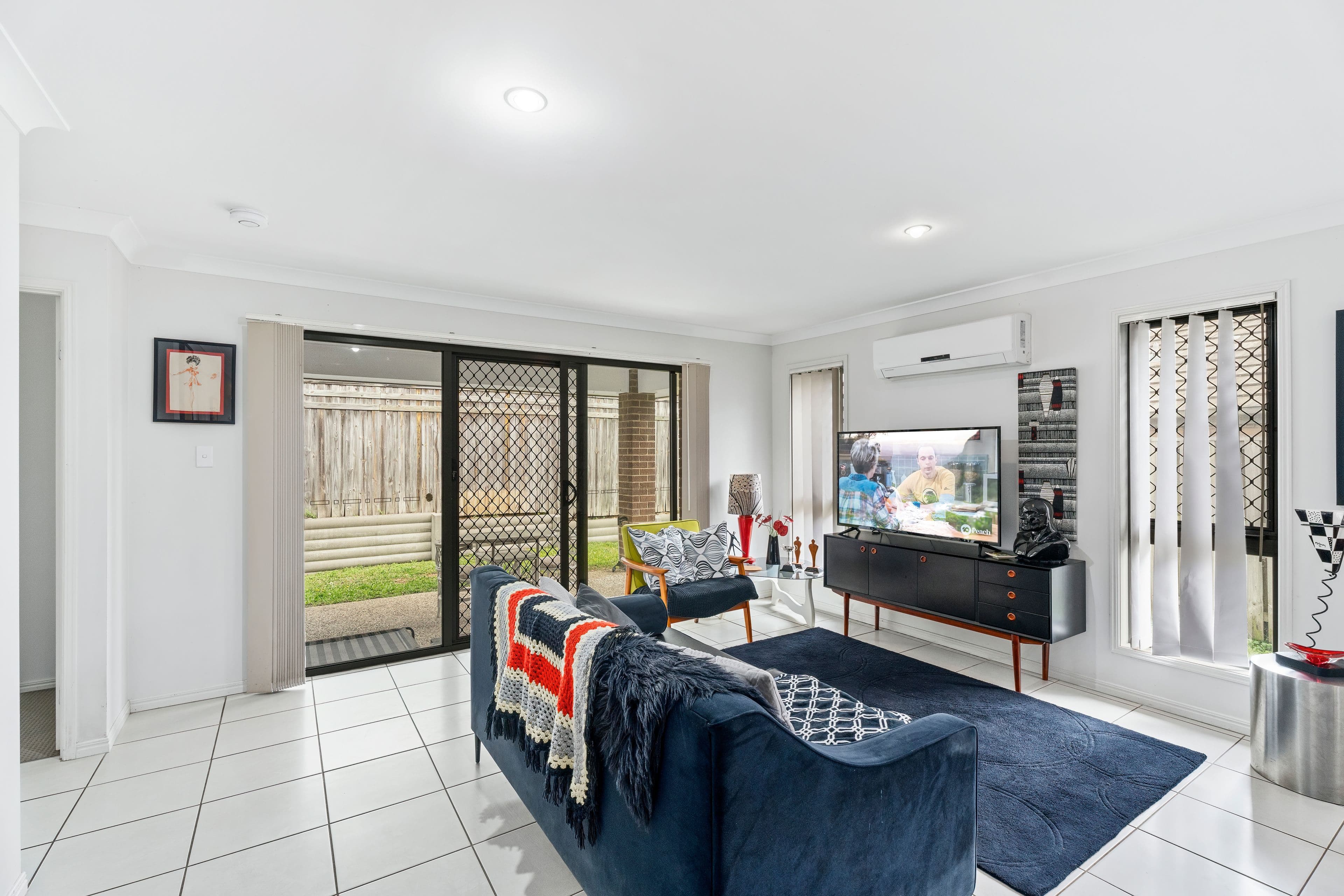 8 Pacific Place, Pacific Pines QLD 4211, Pacific Pines - Thumbnail 3
