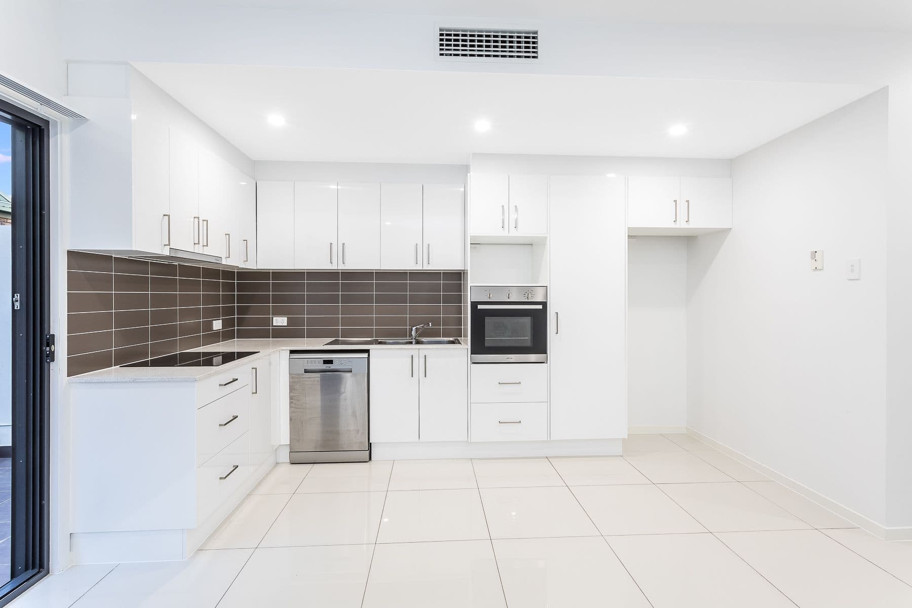 148 Mein Street, Scarborough QLD 4020, Scarborough - Thumbnail 5