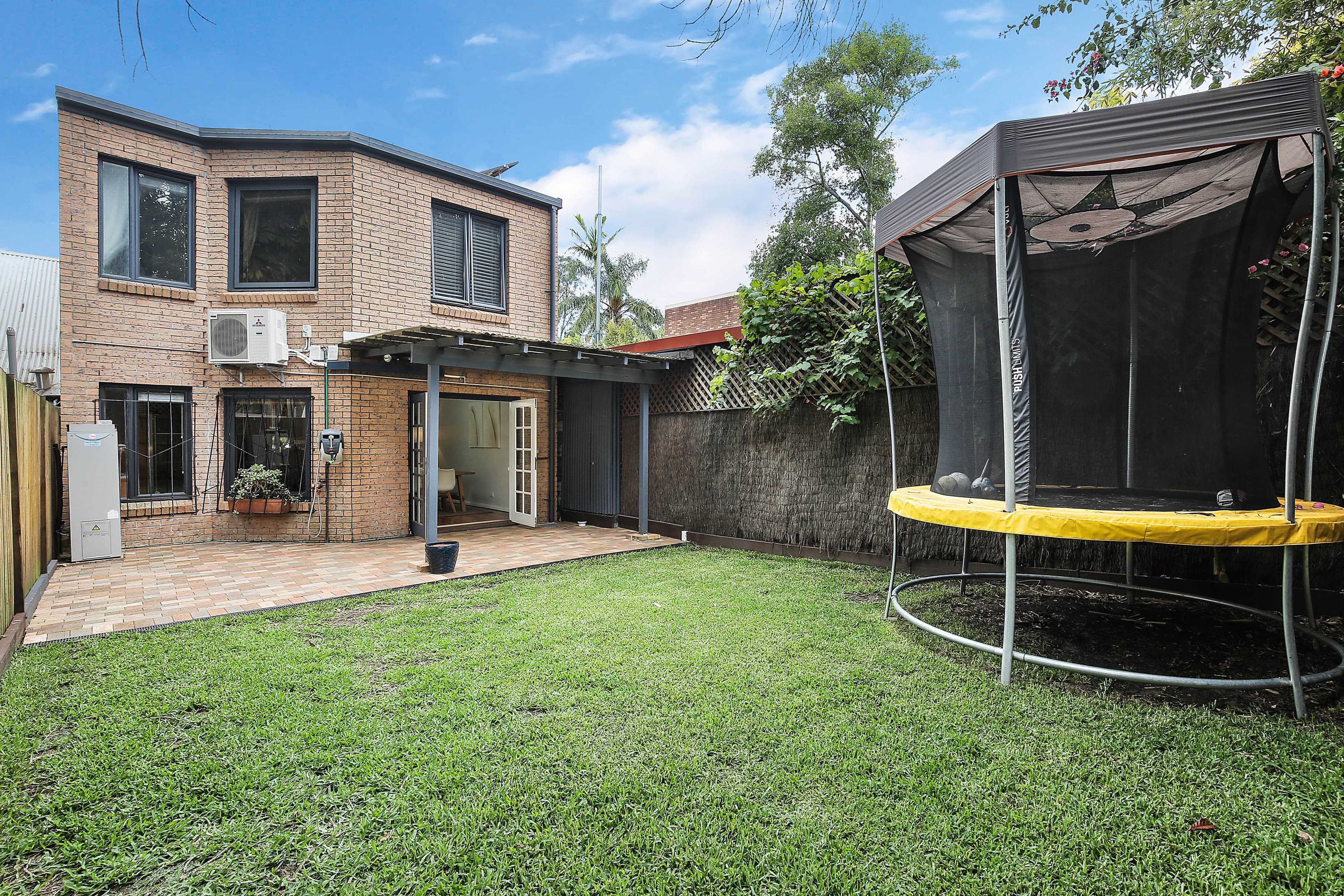 39 Flora Street, Erskineville - Thumbnail 2
