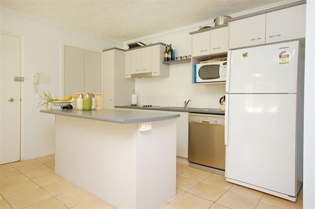 65 Donald Street, CAMP HILL QLD 4152, Camp Hill - Thumbnail 2