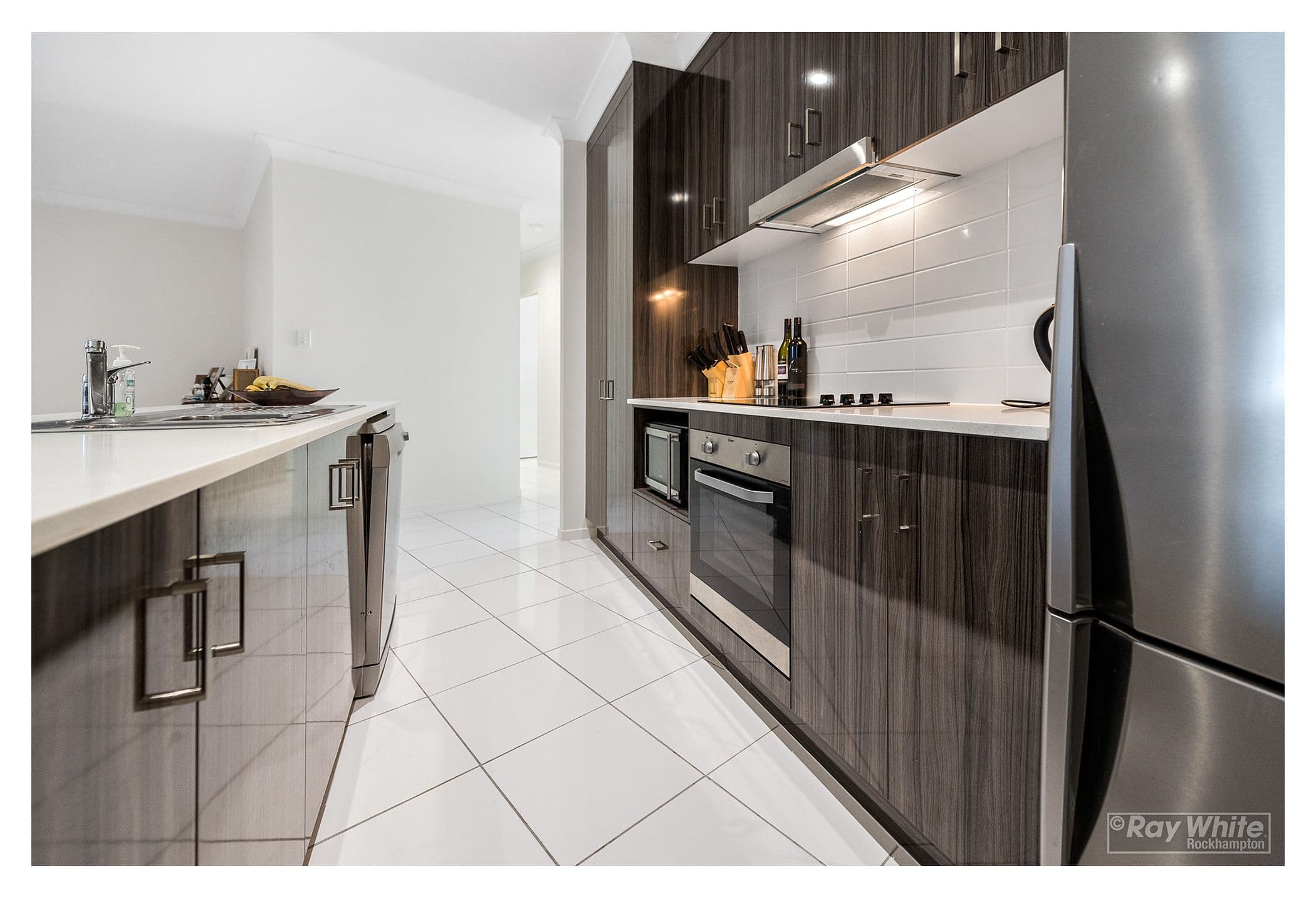 2 Graduate Parade / 4 Masters Avenue, NORMAN GARDENS QLD 4701, Norman Gardens - Thumbnail 4