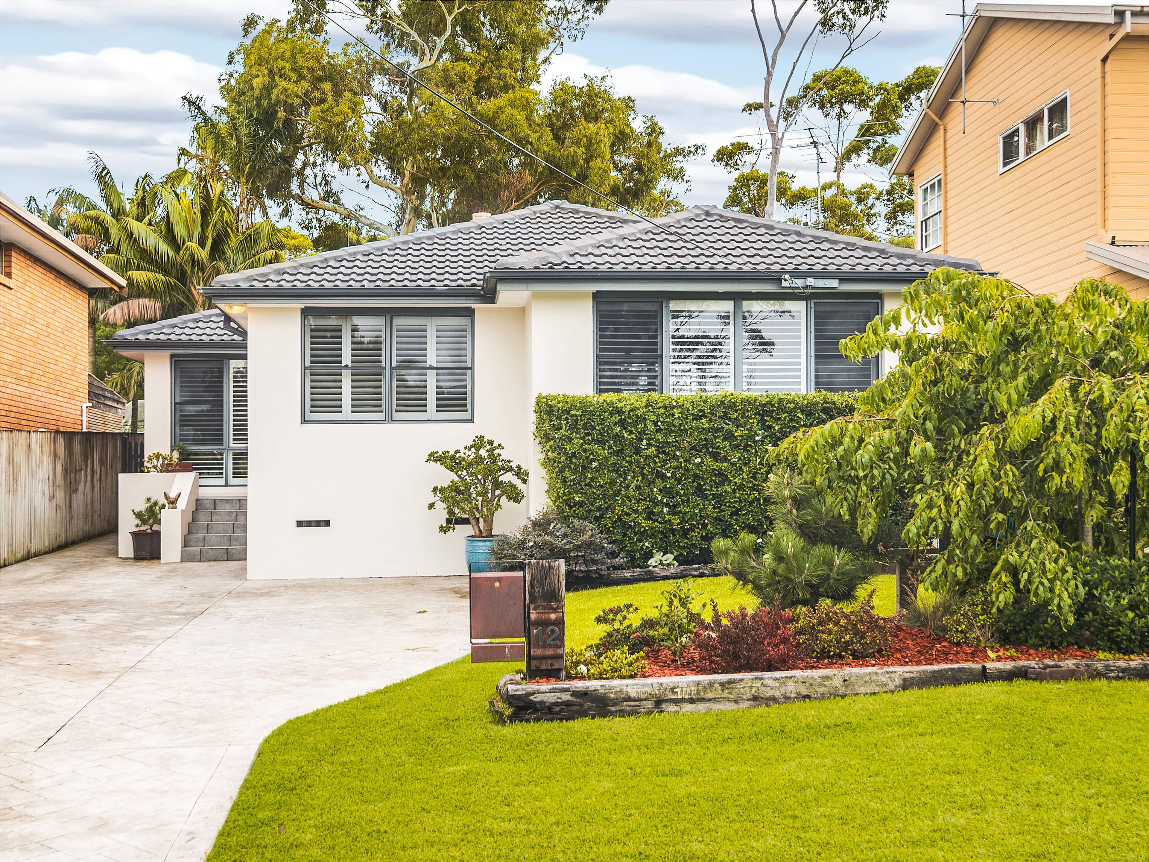 12 Annesley Avenue, Stanwell Tops - Thumbnail 2