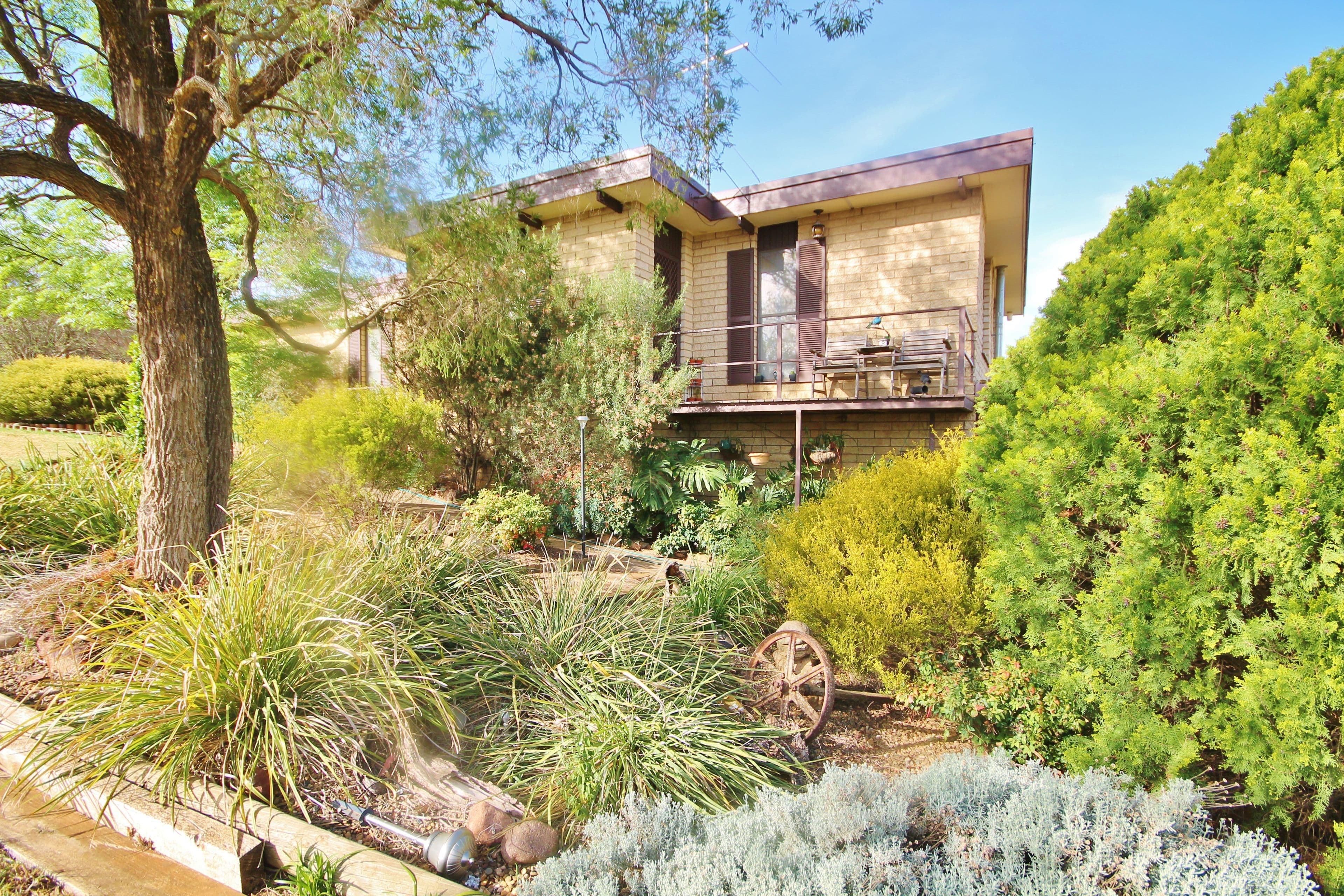 2 Tumbleton Street, Young - Image 1