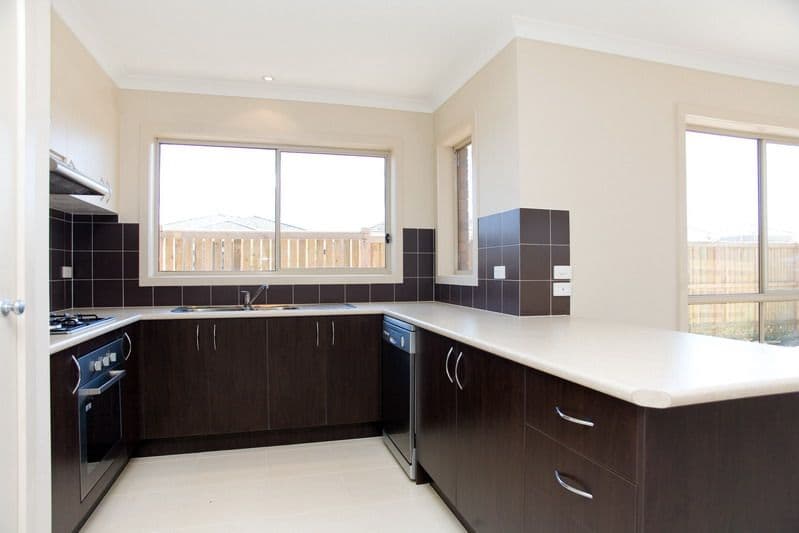 10 Shields Street, EPPING VIC 3076, Epping - Thumbnail 2