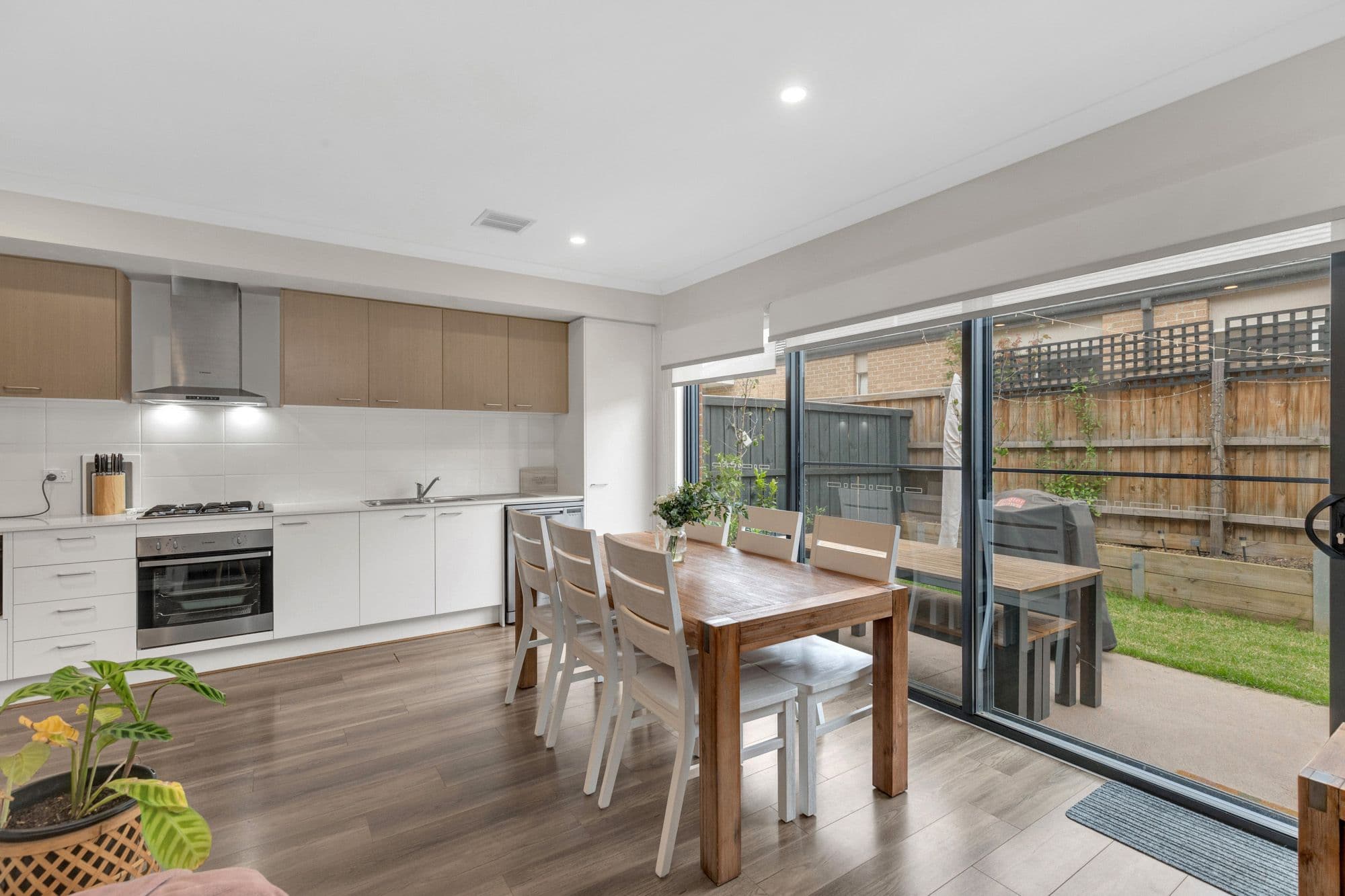 24 Amaroo Walk, Werribee VIC 3030, Werribee - Thumbnail 2