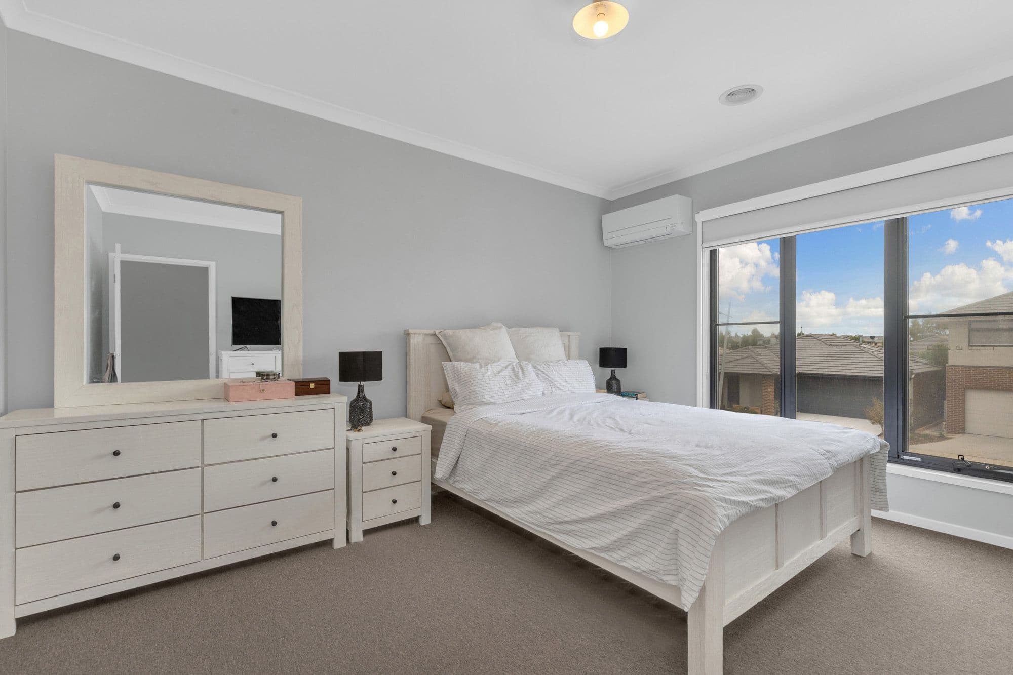 24 Amaroo Walk, Werribee VIC 3030, Werribee - Thumbnail 4