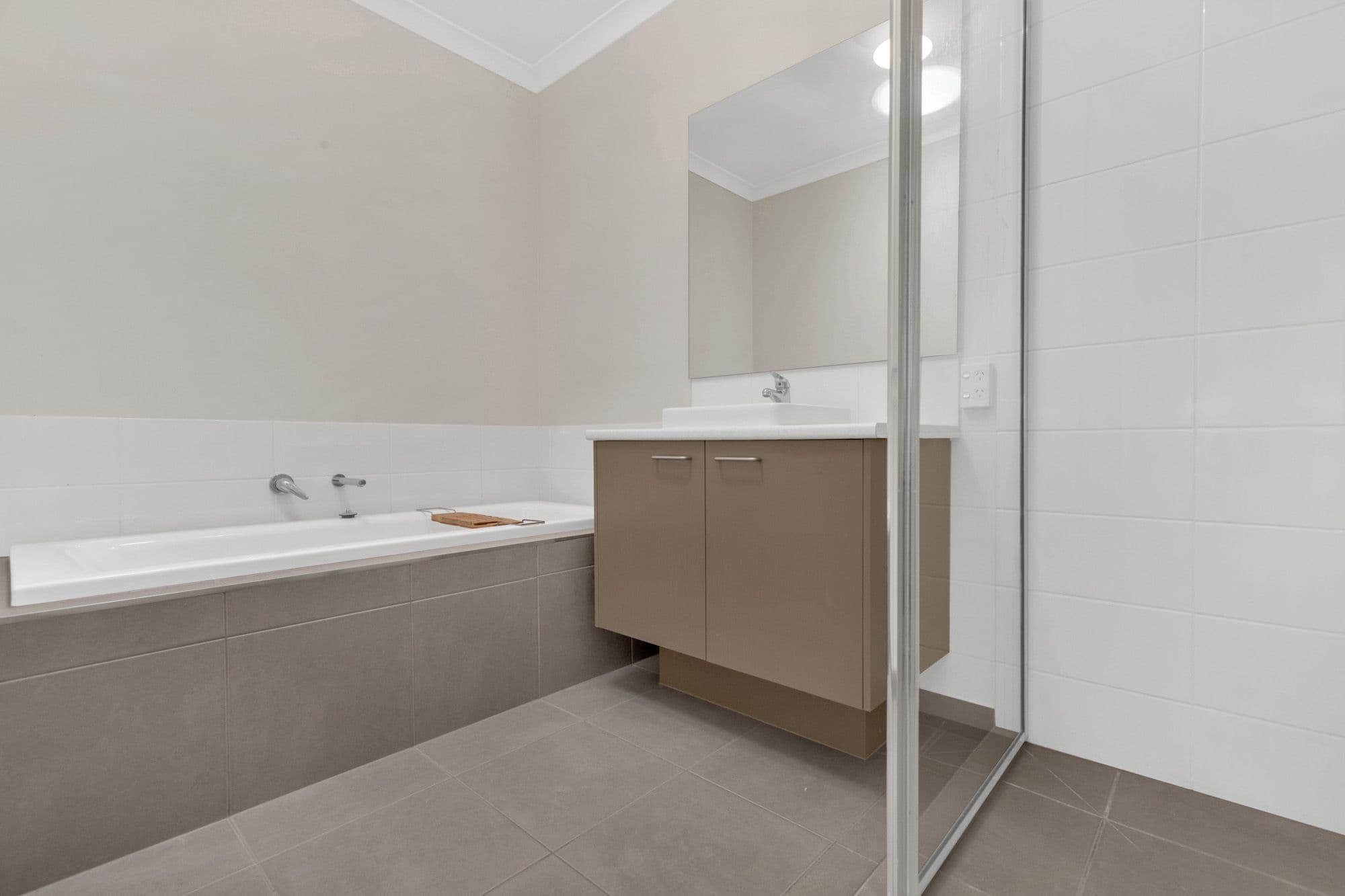 24 Amaroo Walk, Werribee VIC 3030, Werribee - Thumbnail 7