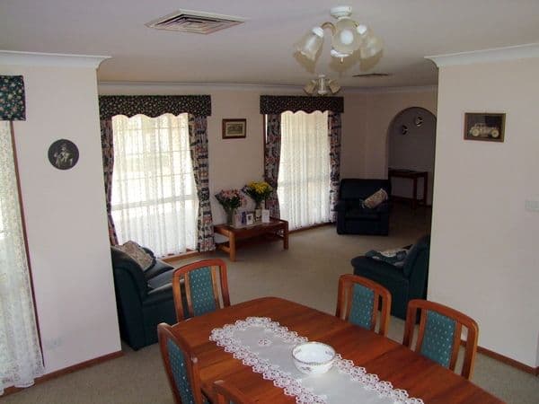 19 Henry Drive, SINGLETON NSW 2330, Singleton Heights - Thumbnail 3