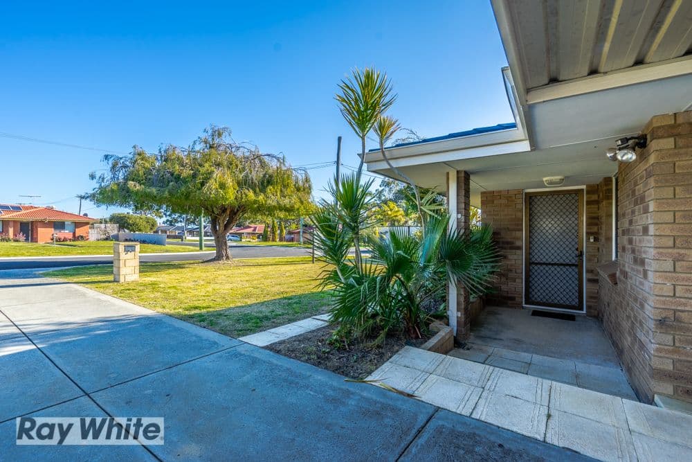38 Ipswich Crescent, Girrawheen WA 6064, Girrawheen - Thumbnail 3