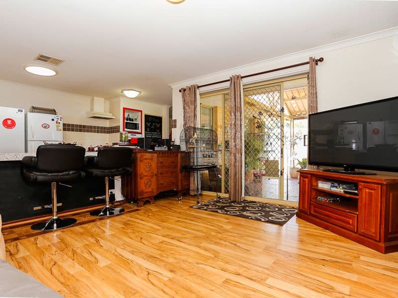 6 Blossom Court, Bullsbrook WA 6084, Bullsbrook - Thumbnail 4