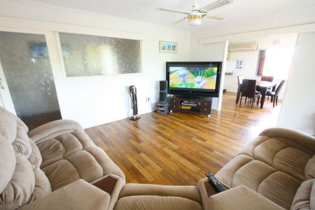 11 Hungerford Street, KIPPA-RING QLD 4021, Kippa-Ring - Thumbnail 4