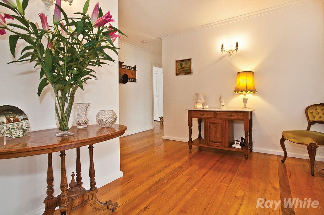 9 Stableford Avenue, GLEN WAVERLEY VIC 3150, Glen Waverley - Thumbnail 2