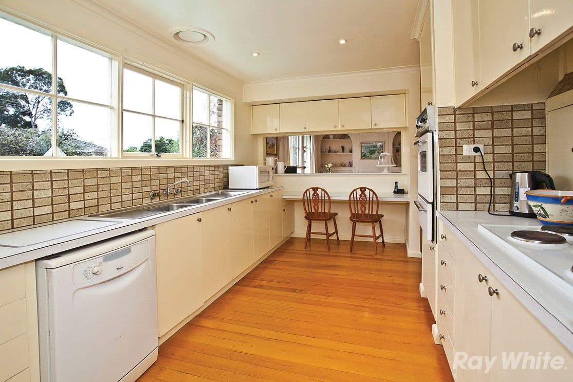 9 Stableford Avenue, GLEN WAVERLEY VIC 3150, Glen Waverley - Thumbnail 3