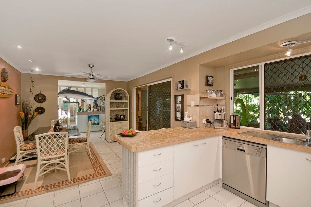 10 Capano Court, ELANORA QLD 4221, Elanora - Thumbnail 7