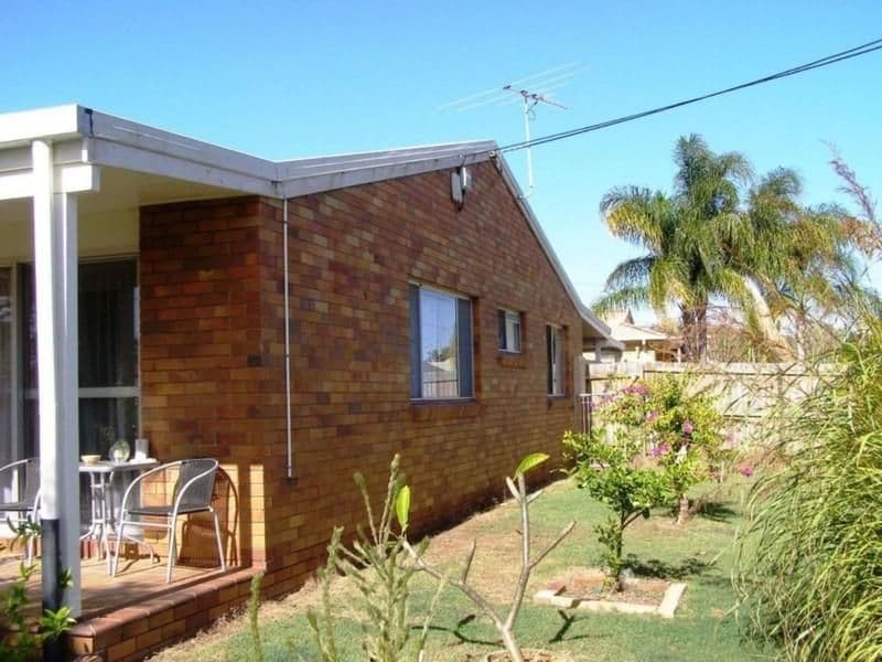 32 Pinewood Street, REDCLIFFE QLD 4020, Redcliffe - Thumbnail 2