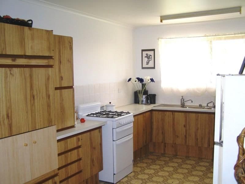 32 Pinewood Street, REDCLIFFE QLD 4020, Redcliffe - Thumbnail 4