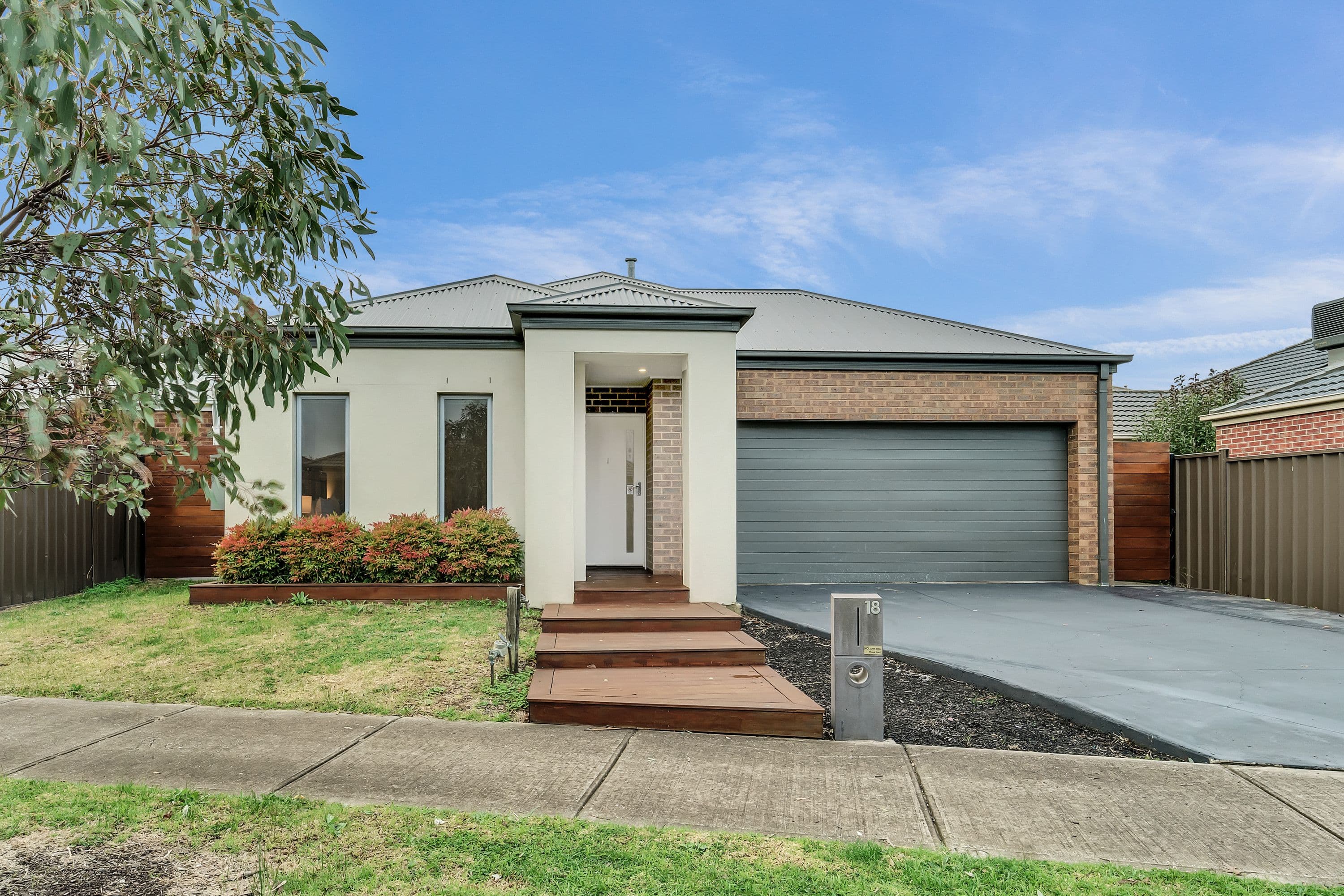 18 Healesville Loop, Craigieburn VIC 3064, Craigieburn - Thumbnail 2