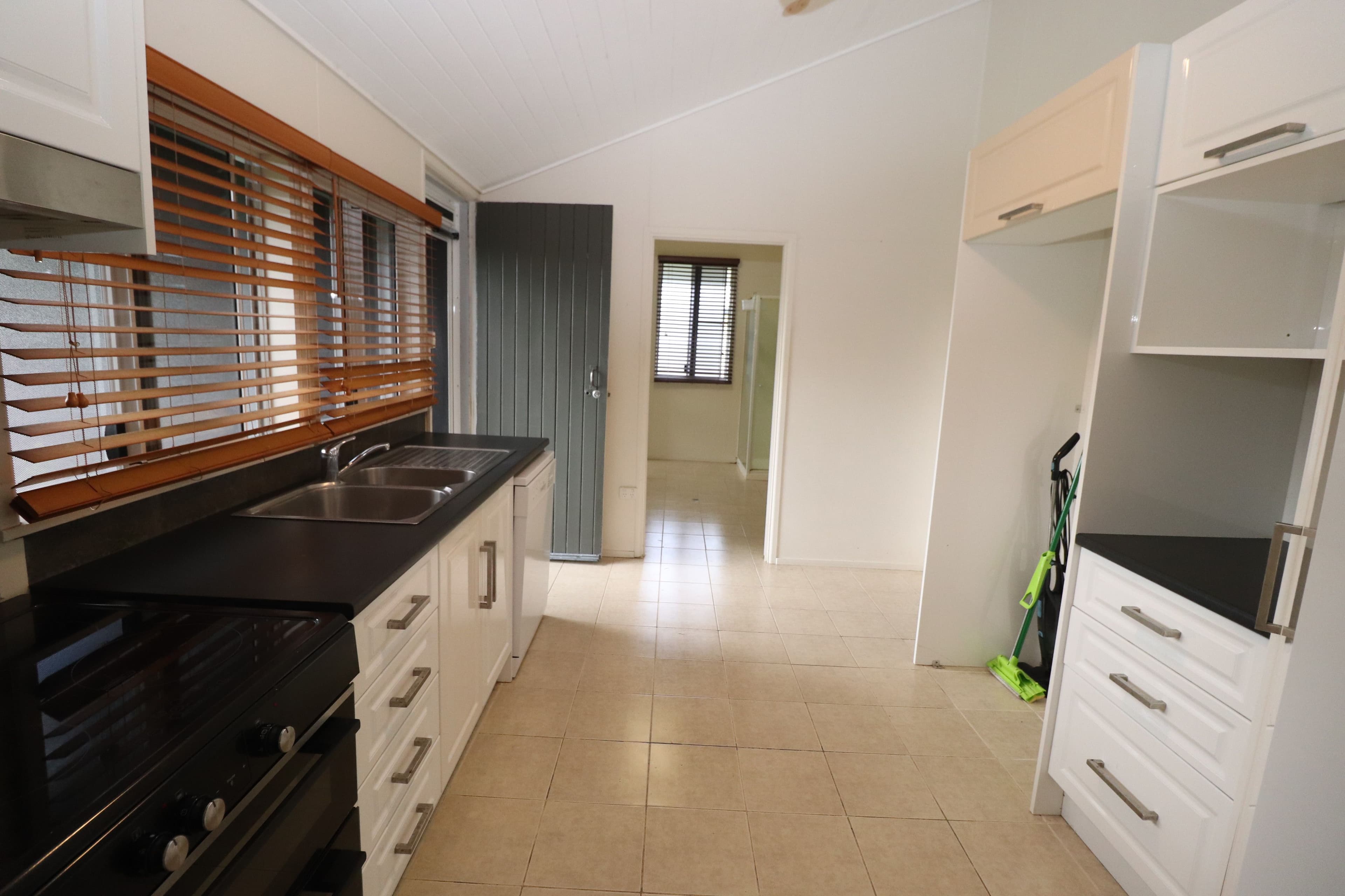 44 Dutton Street, Ingham QLD 4850, Ingham - Thumbnail 5