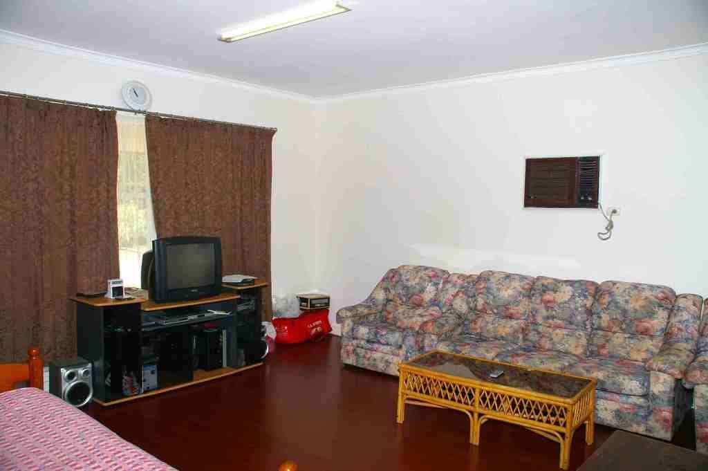 70 Twentieth Street, RENMARK SA 5341, Renmark - Thumbnail 4