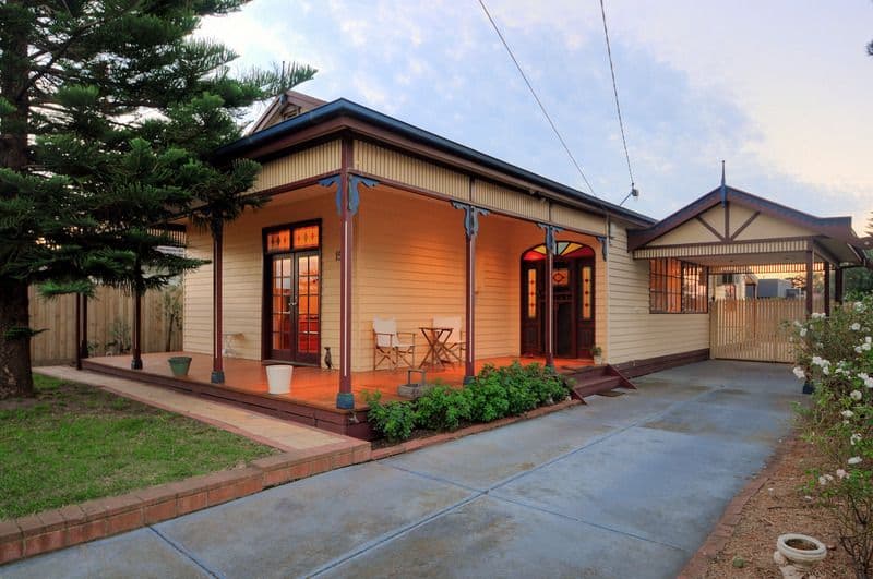 15 Ashmore Avenue, MORDIALLOC VIC 3195, Mordialloc - Image 1