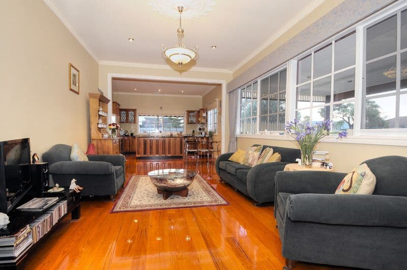 15 Ashmore Avenue, MORDIALLOC VIC 3195, Mordialloc - Thumbnail 2