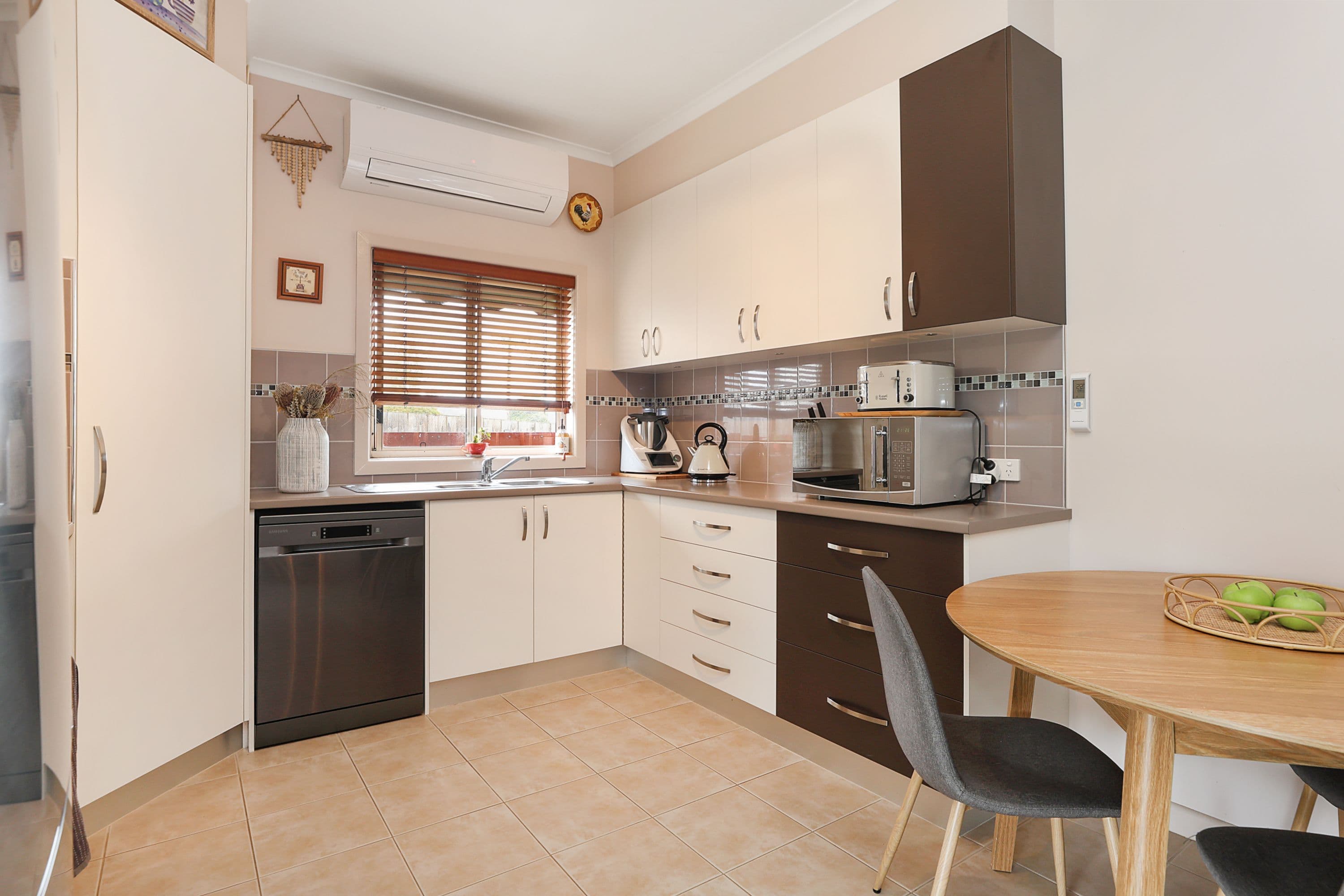 23 Russell Street, Camperdown VIC 3260, Camperdown - Thumbnail 4