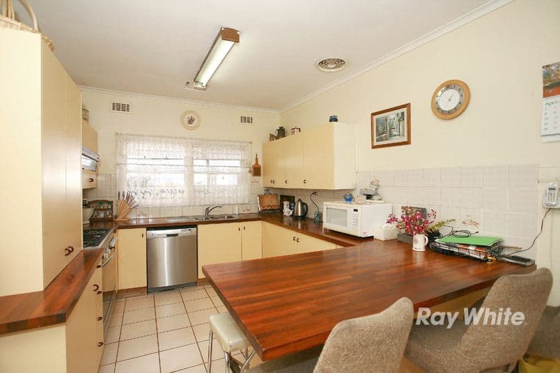 5 Romsey Street, NOBLE PARK VIC 3174, Noble Park - Thumbnail 2