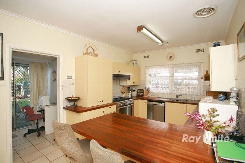 5 Romsey Street, NOBLE PARK VIC 3174, Noble Park - Thumbnail 4