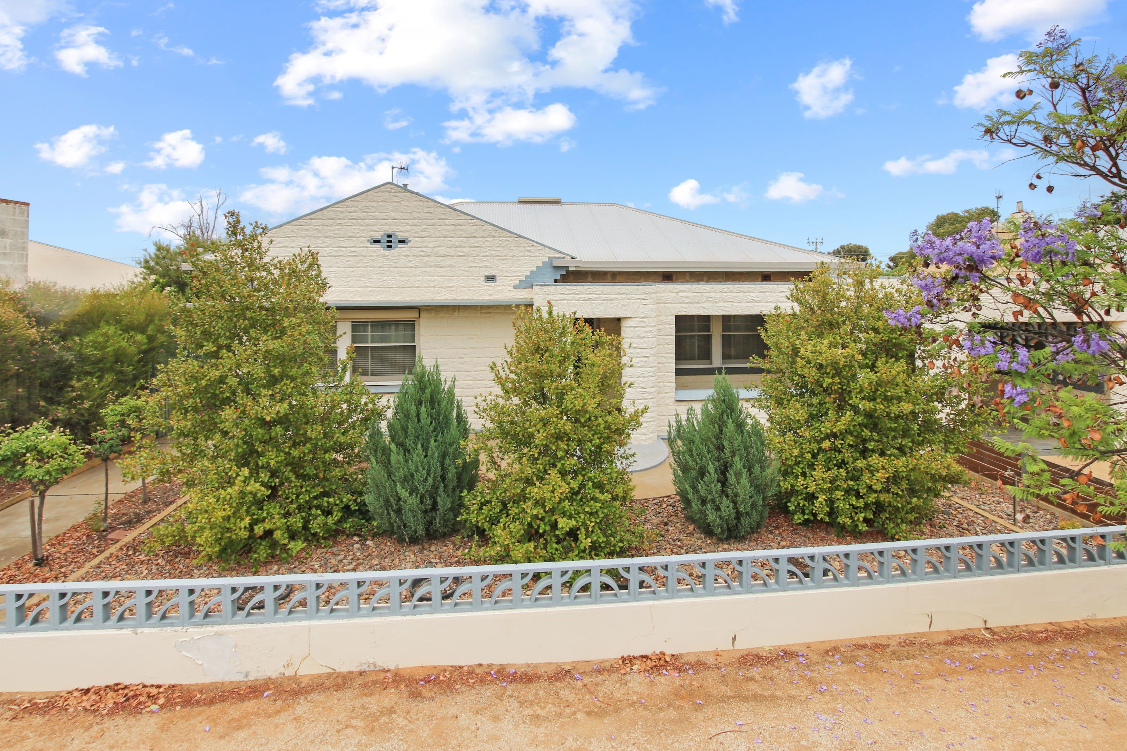 27 Wodonga Avenue, Loxton SA 5333, Loxton - Image 1