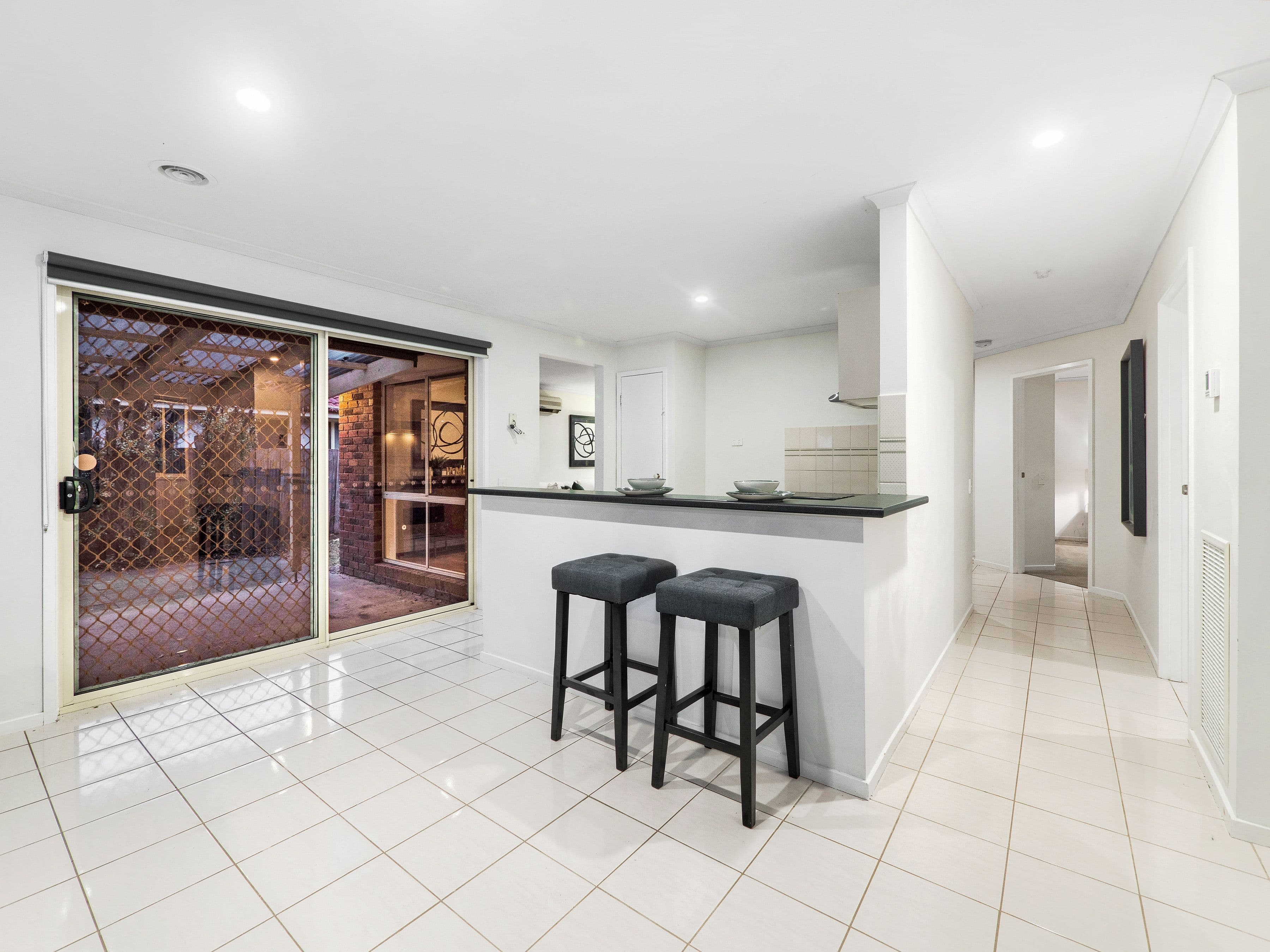 7 Scarborough Avenue, Cranbourne West VIC 3977, Cranbourne West - Thumbnail 5