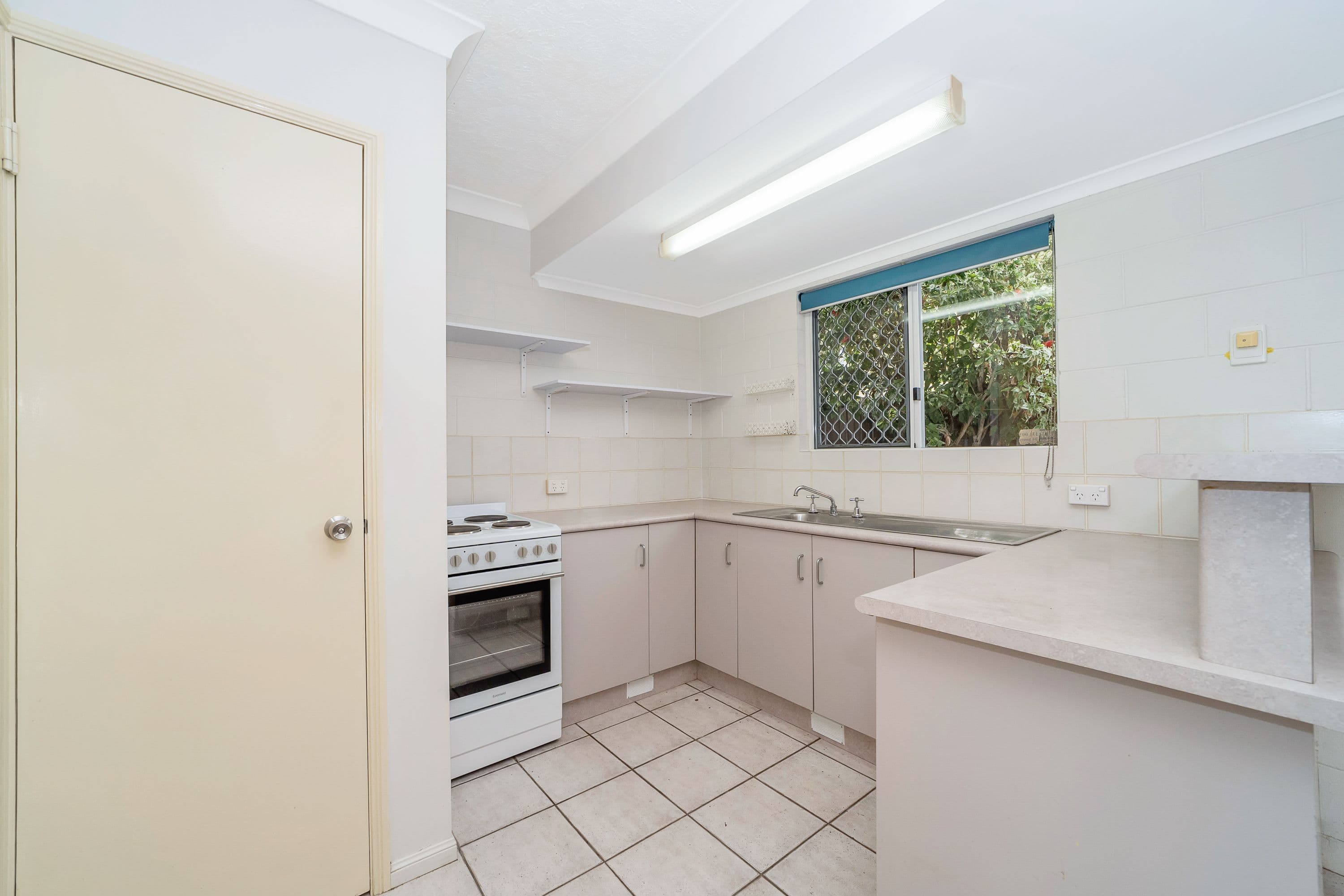 66 Lindsay Street, Rosslea QLD 4812, Rosslea - Thumbnail 3