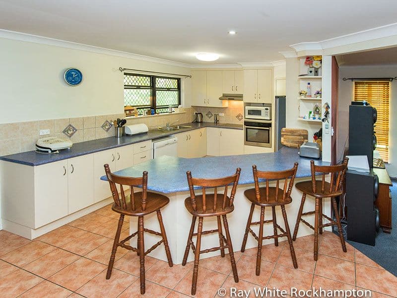 15 Brookside Avenue, Norman Gardens QLD 4701, Norman Gardens - Thumbnail 4