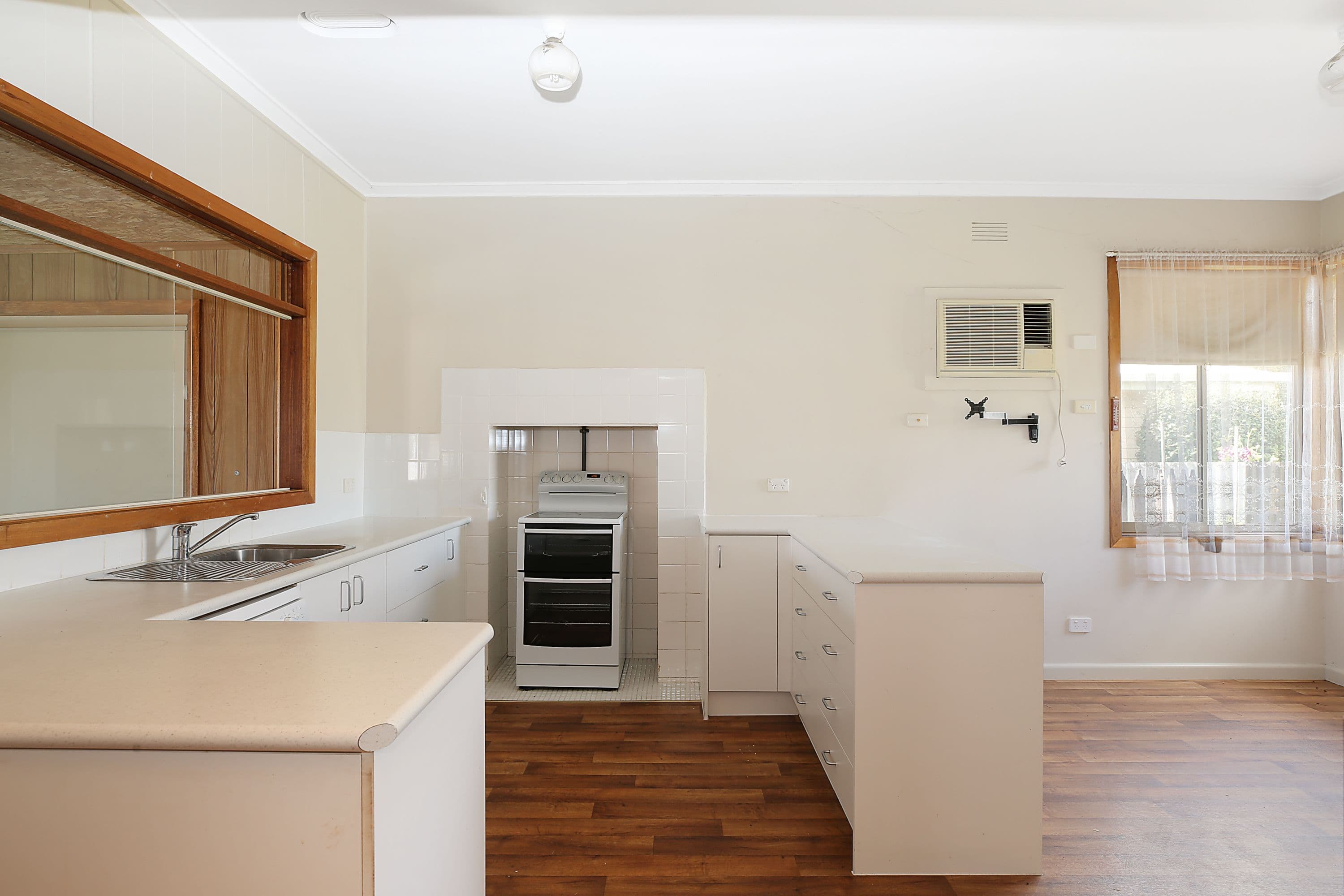 116 Curdie Street, Cobden VIC 3266, Cobden - Thumbnail 4