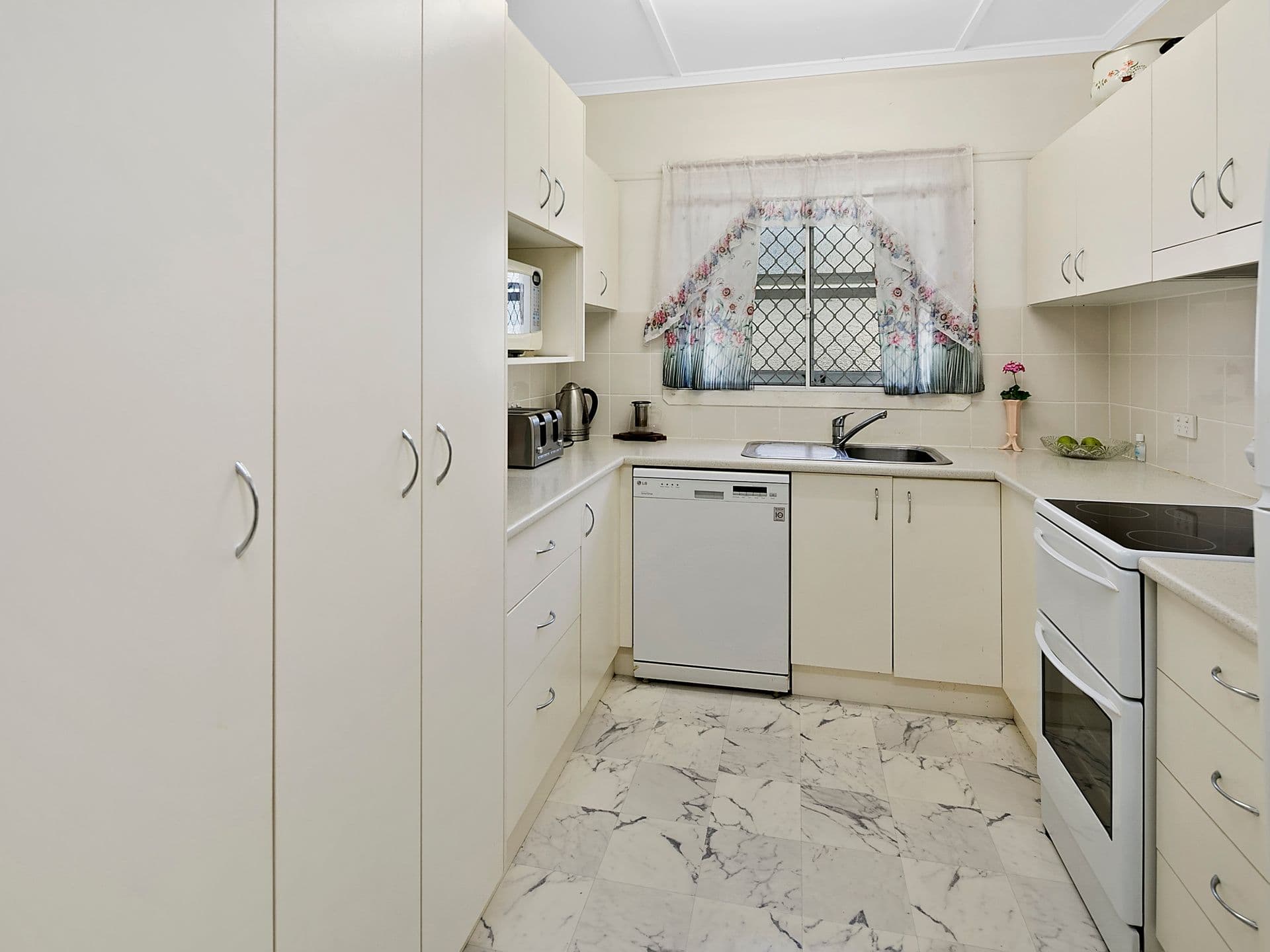 51 Gallipoli Road, Carina Heights QLD 4152, Carina Heights - Thumbnail 6