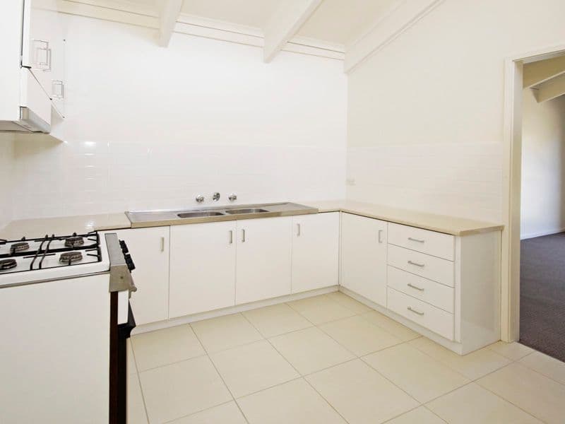 49 Oberon Drive, BELMONT VIC 3216, Belmont - Thumbnail 4