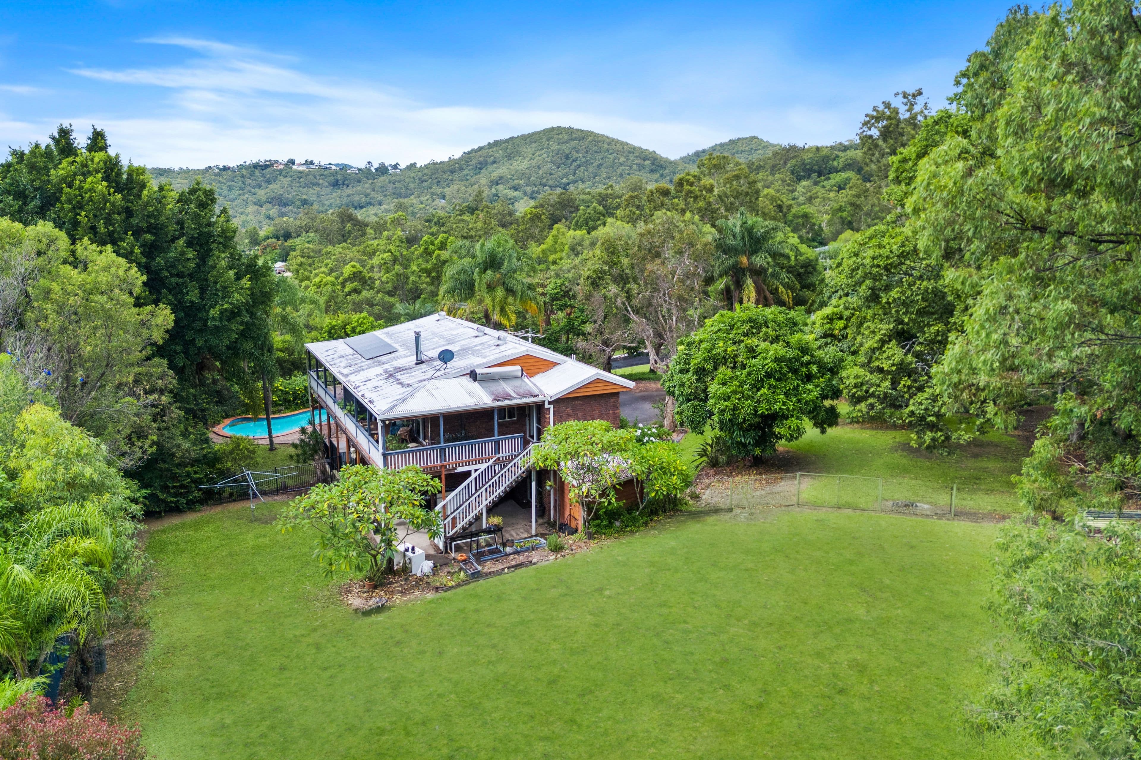 4 Nonga Court, Mudgeeraba QLD 4213, Mudgeeraba - Thumbnail 4