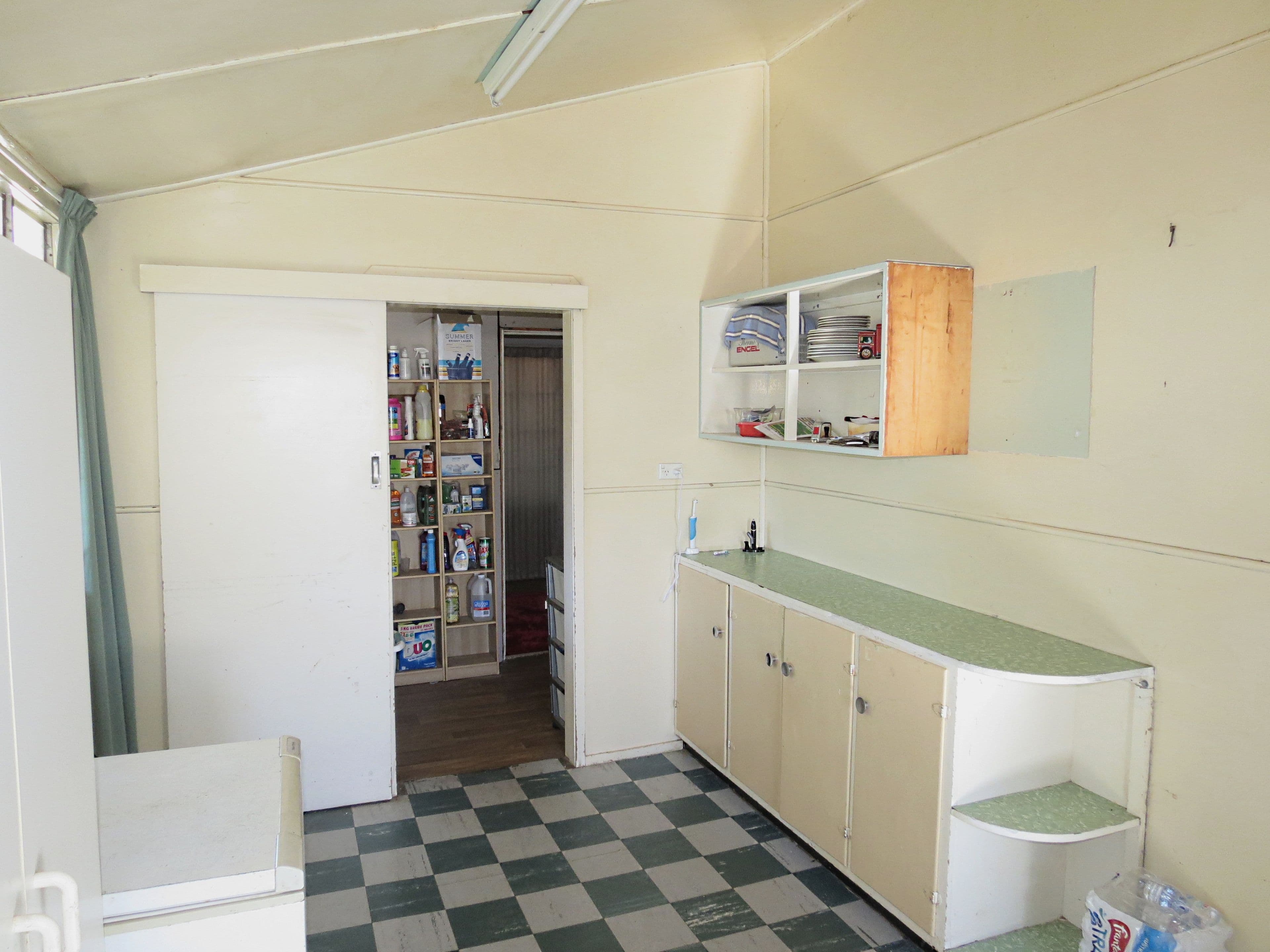 5 Pill Street, Emerald QLD 4720, Emerald - Thumbnail 3