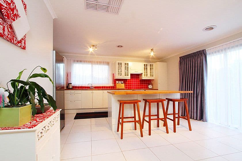 15 Malua Crescent, MILL PARK VIC 3082, Mill Park - Thumbnail 3