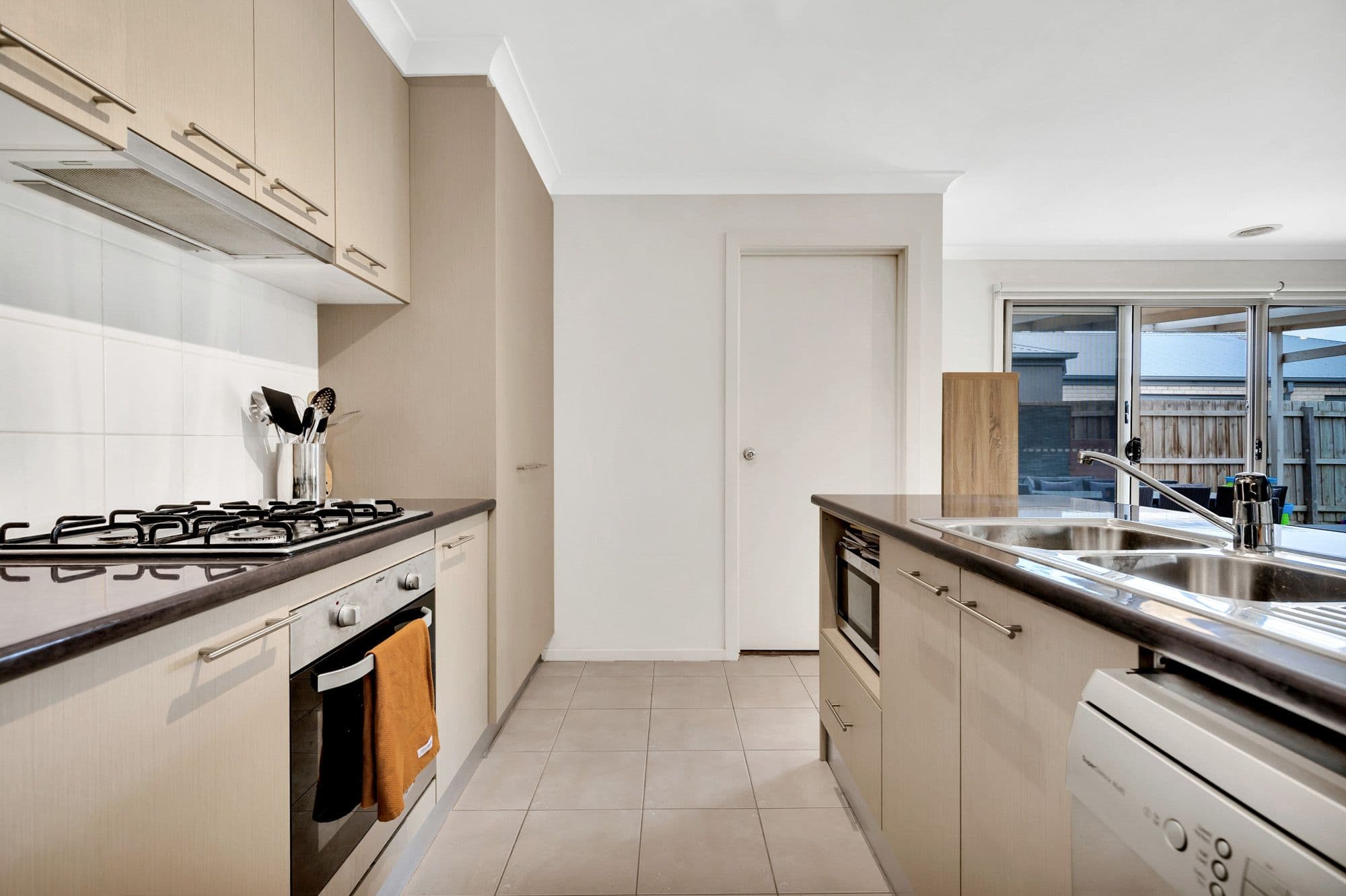 164 Riversdale Drive, Tarneit VIC 3029, Tarneit - Thumbnail 6